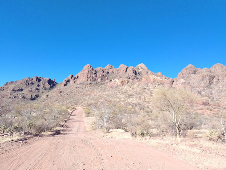 approaching the sierra de guadalupe